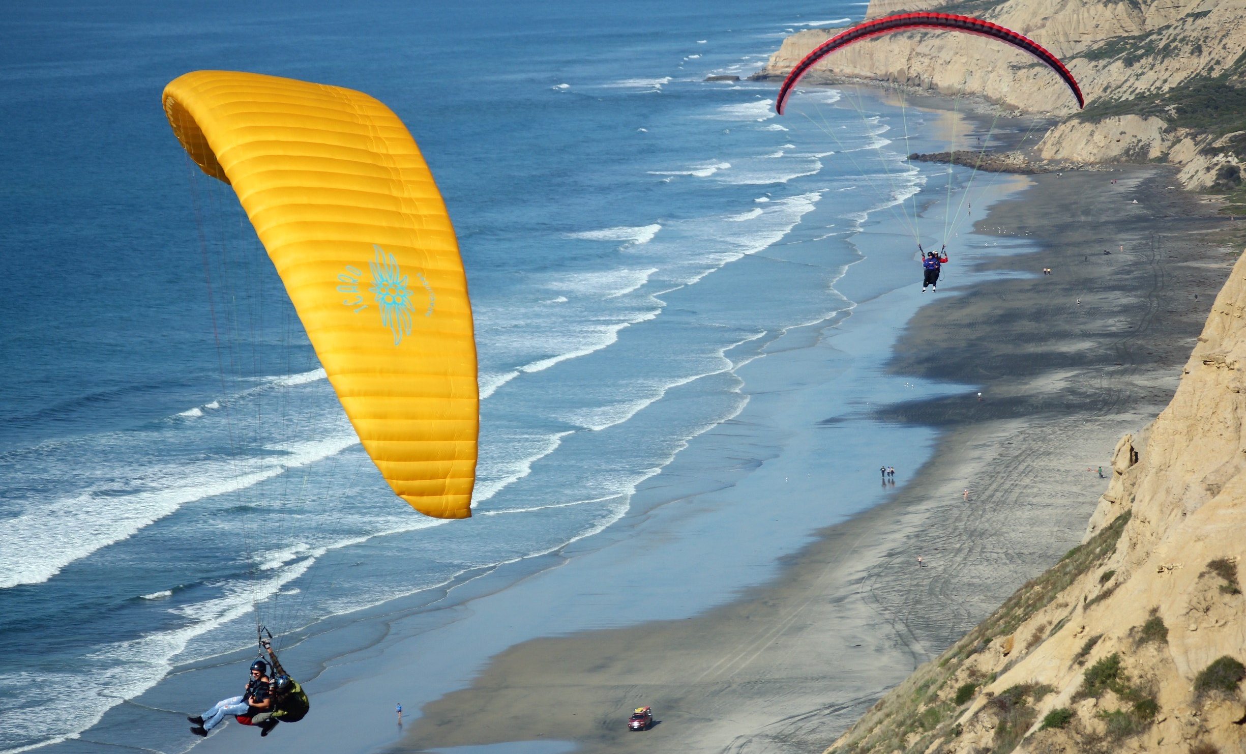Adventure_paragliding is over Blacks Beach in San Diego, CA
